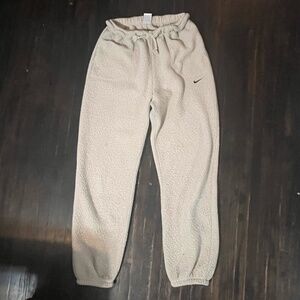 Nike | Therma-Fit Sherpa Joggers | Medium